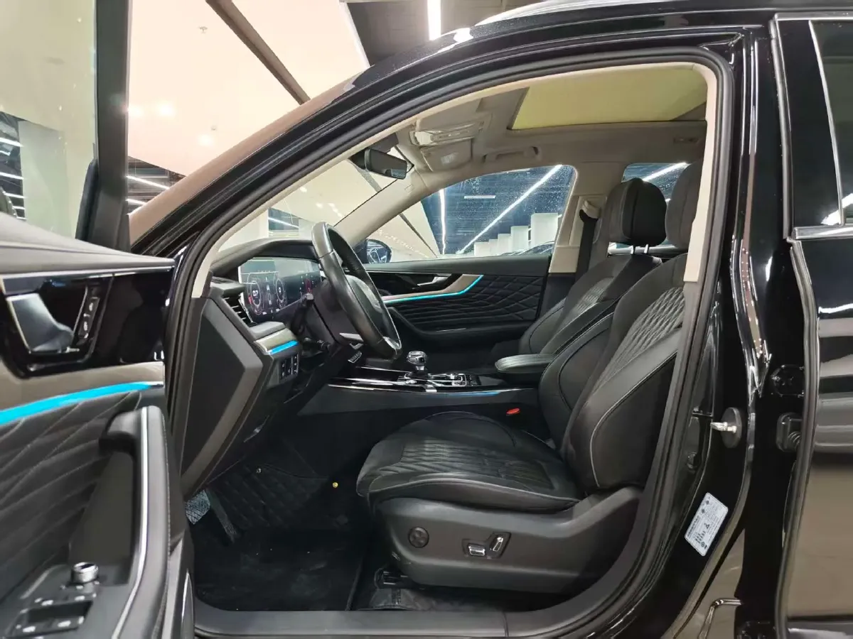 2022 HongQi HS5 2.0T 224HP L4 6AT,autocango,china used car exporter,china ev exporter,chinese used car exporter,chinese used ev exporter