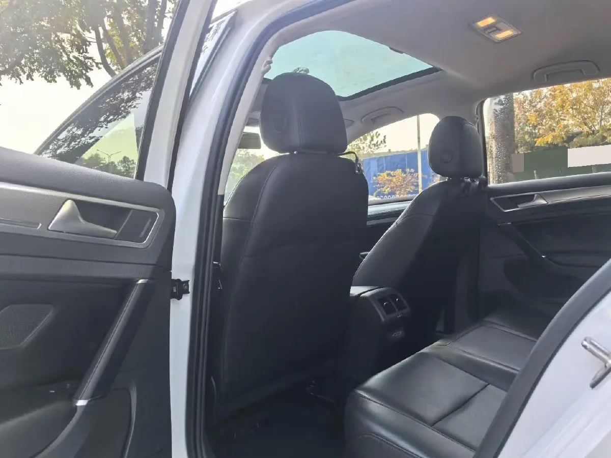 2020 Volkswagen Golf 1.2T 116HP L4 7DCT,autocango,china used car exporter,china ev exporter,chinese used car exporter,chinese used ev exporter