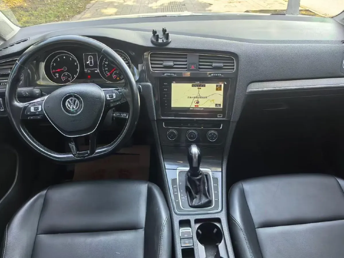 2020 Volkswagen Golf 1.2T 116HP L4 7DCT,autocango,china used car exporter,china ev exporter,chinese used car exporter,chinese used ev exporter