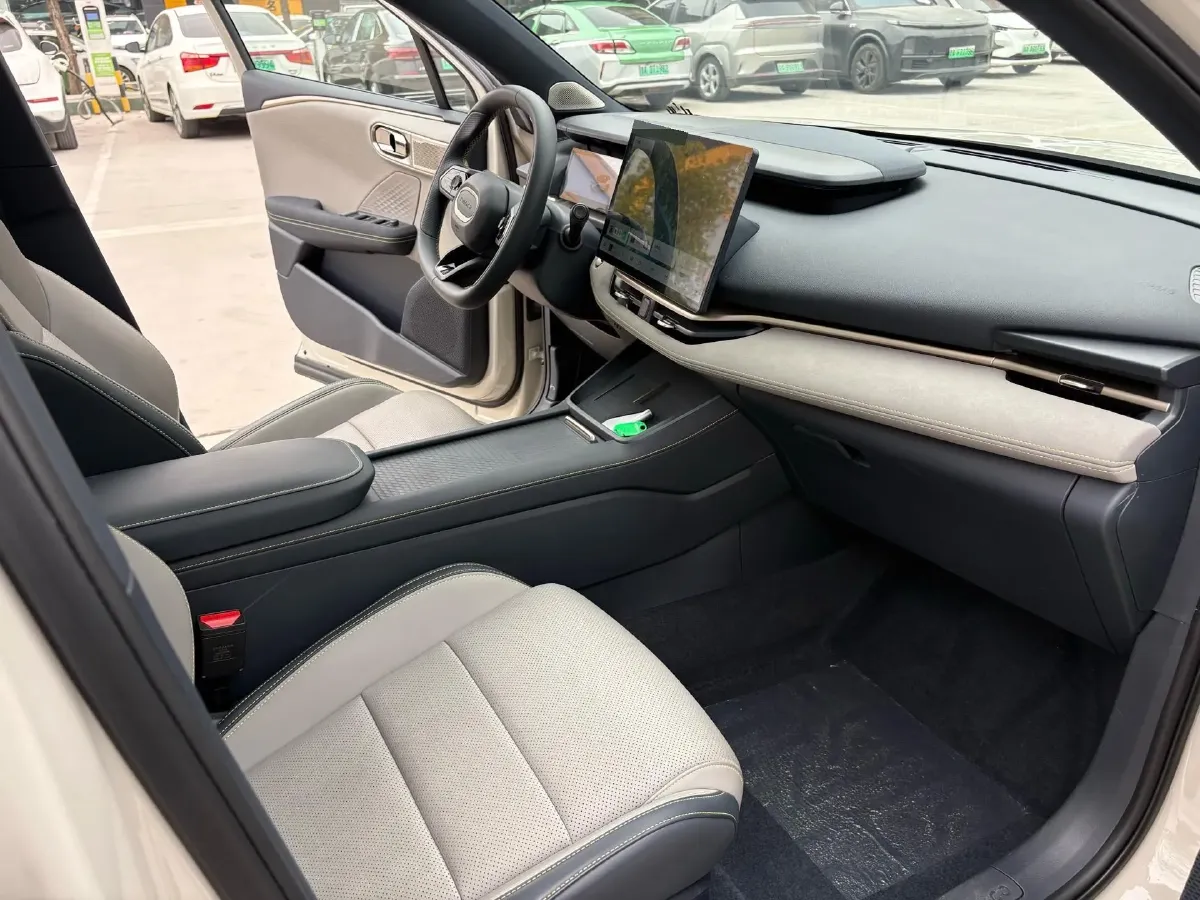 2026 LYNK&CO 06 1.5T 181HP L4 7DCT,autocango,china used car exporter,china ev exporter,chinese used car exporter,chinese used ev exporter