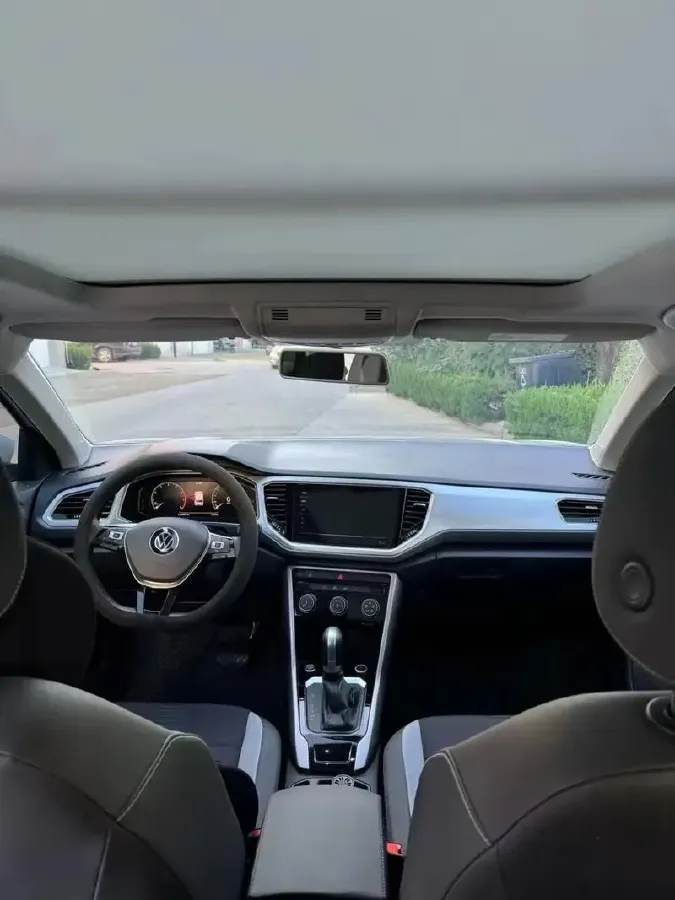 2022 Volkswagen T-Roc 1.4T 150HP L4 7DCT,autocango,china used car exporter,china ev exporter,chinese used car exporter,chinese used ev exporter