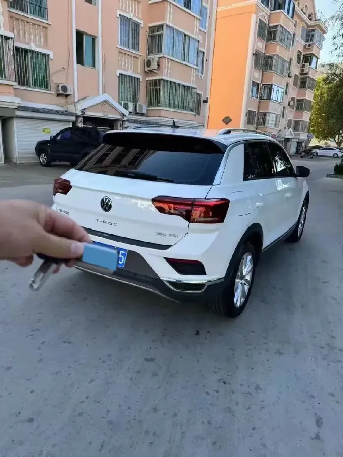 2022 Volkswagen T-Roc 1.4T 150HP L4 7DCT,autocango,china used car exporter,china ev exporter,chinese used car exporter,chinese used ev exporter