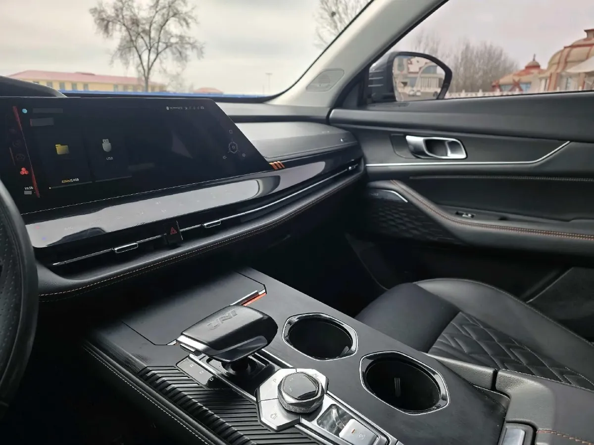 2023 ChangAn UNI-K iDD 1.5T 170HP L4 6TCT PHEV 28.39KWH,autocango,china used car exporter,china ev exporter,chinese used car exporter,chinese used ev exporter