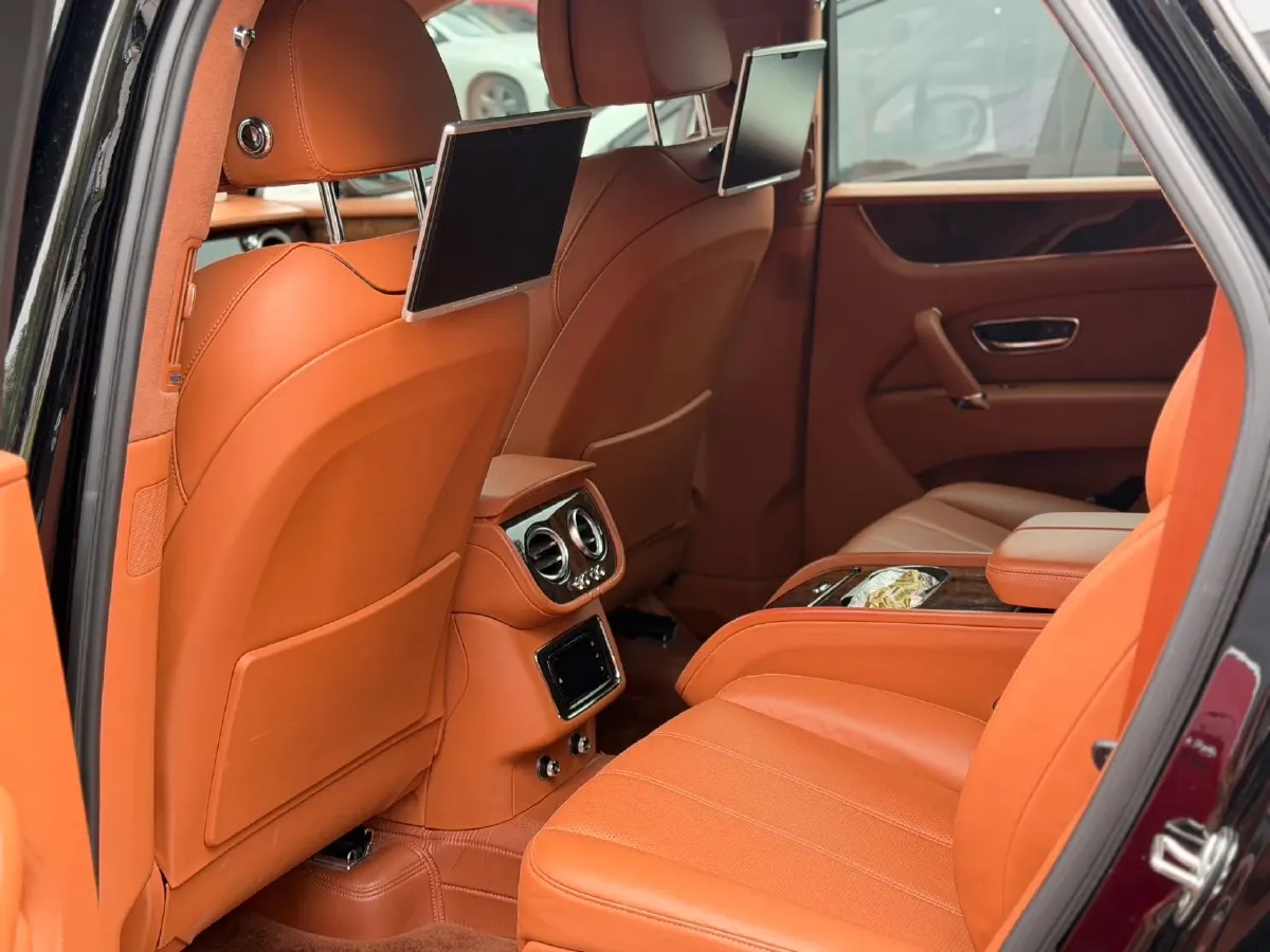 2019 Bentley Bentayga 3.0T 340HP V6 8AT PHEV 17.3KWH,autocango,china used car exporter,china ev exporter,chinese used car exporter,chinese used ev exporter