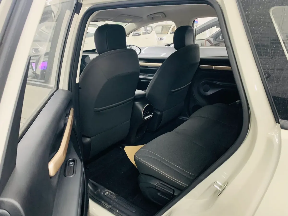 2023 BaoJun Cloud BEV 37.9KWH,autocango,china used car exporter,china ev exporter,chinese used car exporter,chinese used ev exporter