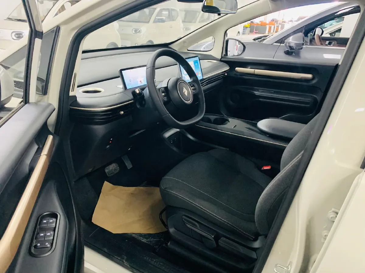 2023 BaoJun Cloud BEV 37.9KWH,autocango,china used car exporter,china ev exporter,chinese used car exporter,chinese used ev exporter