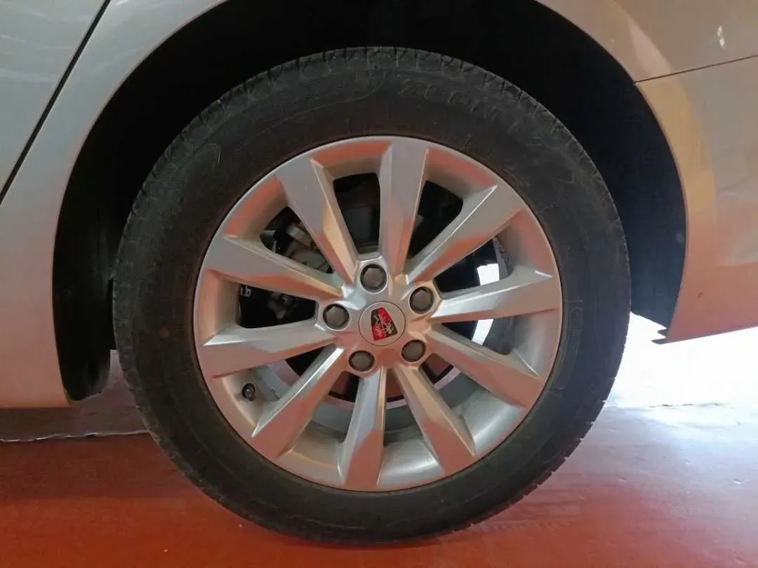 2017 Roewe i6 1.0T 125HP L3 2AT PHEV,autocango,china used car exporter,china ev exporter,chinese used car exporter,chinese used ev exporter