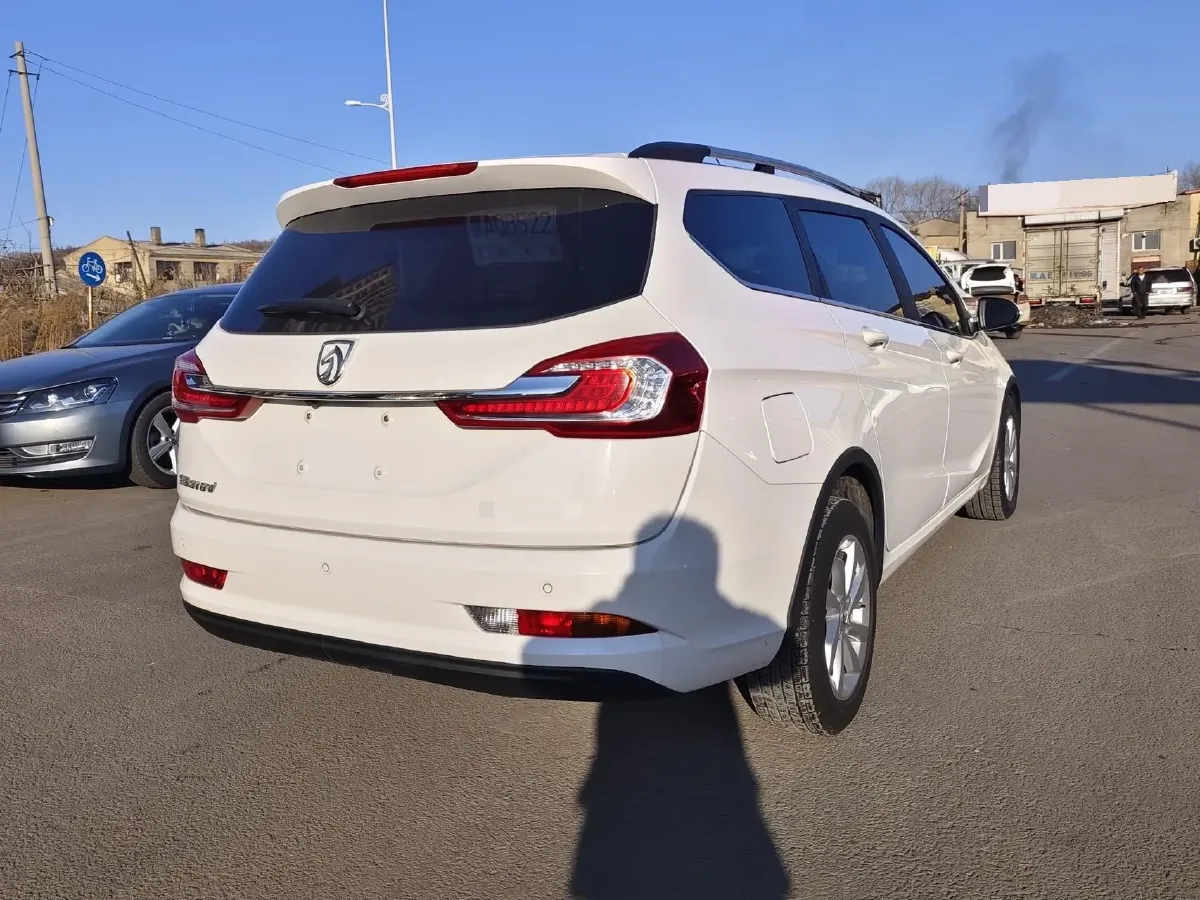 2017 BaoJun 310W 1.5L 105HP L4 6MT,autocango,china used car exporter,china ev exporter,chinese used car exporter,chinese used ev exporter