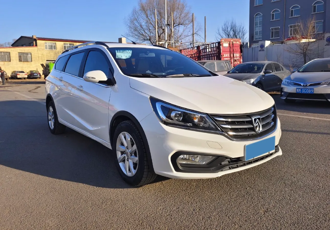2017 BaoJun 310W 1.5L 105HP L4 6MT,autocango,china used car exporter,china ev exporter,chinese used car exporter,chinese used ev exporter