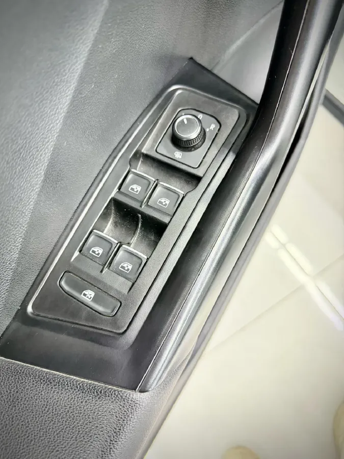 2021 Volkswagen T-Roc 1.4T 150HP L4 7DCT,autocango,china used car exporter,china ev exporter,chinese used car exporter,chinese used ev exporter