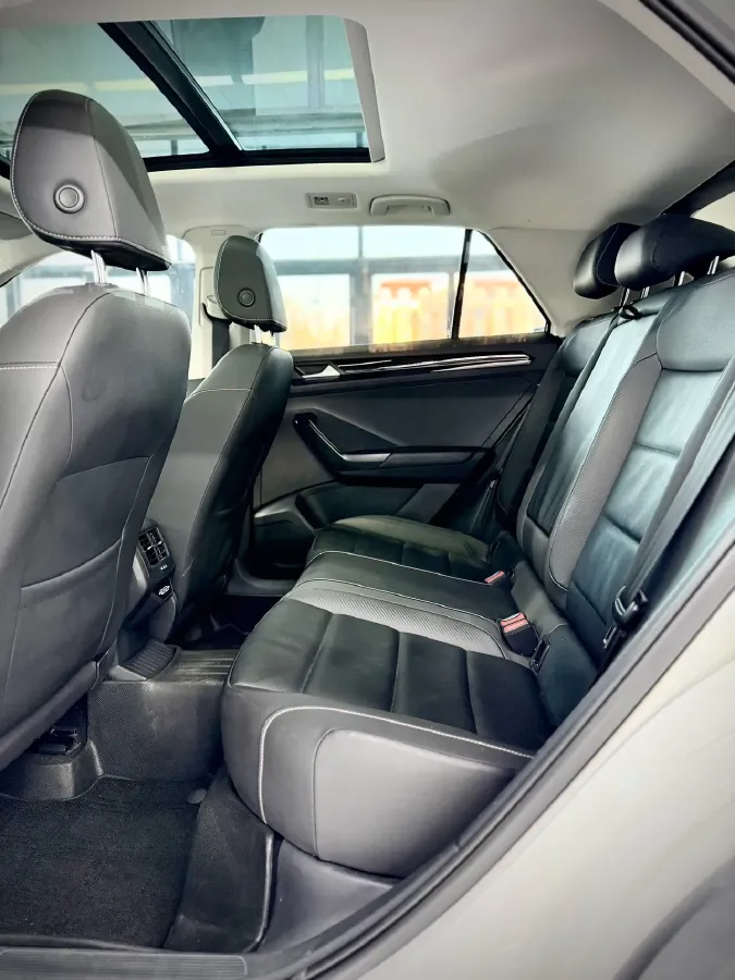 2021 Volkswagen T-Roc 1.4T 150HP L4 7DCT,autocango,china used car exporter,china ev exporter,chinese used car exporter,chinese used ev exporter