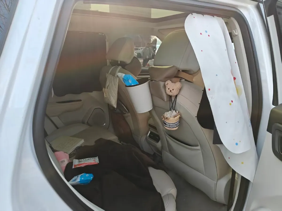 2023 Geely ICON 1.5T 181HP L4 7DCT,autocango,china used car exporter,china ev exporter,chinese used car exporter,chinese used ev exporter