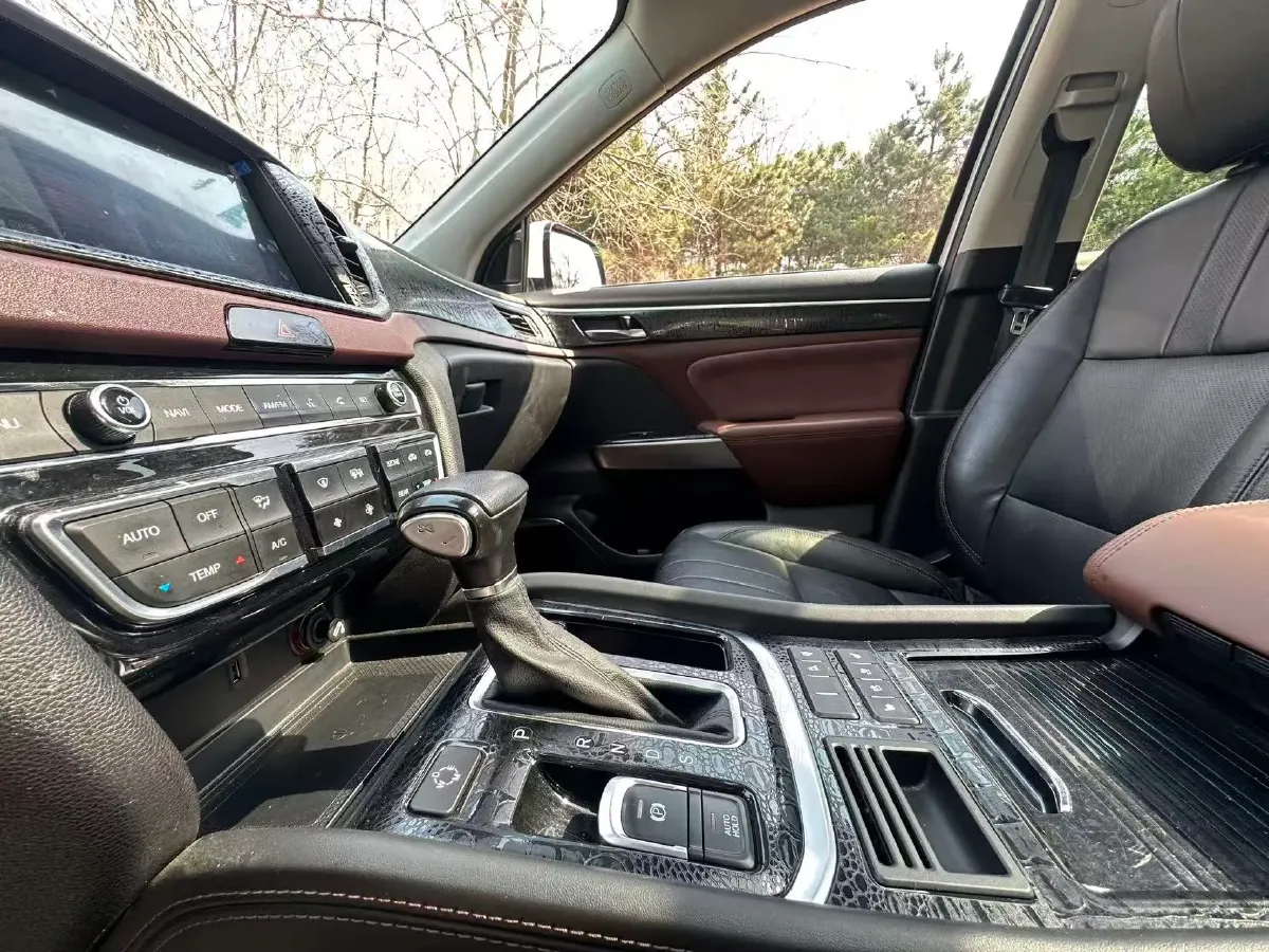 2017 GAC Trumpchi GS8 2.0T 201HP L4 6AT,autocango,china used car exporter,china ev exporter,chinese used car exporter,chinese used ev exporter