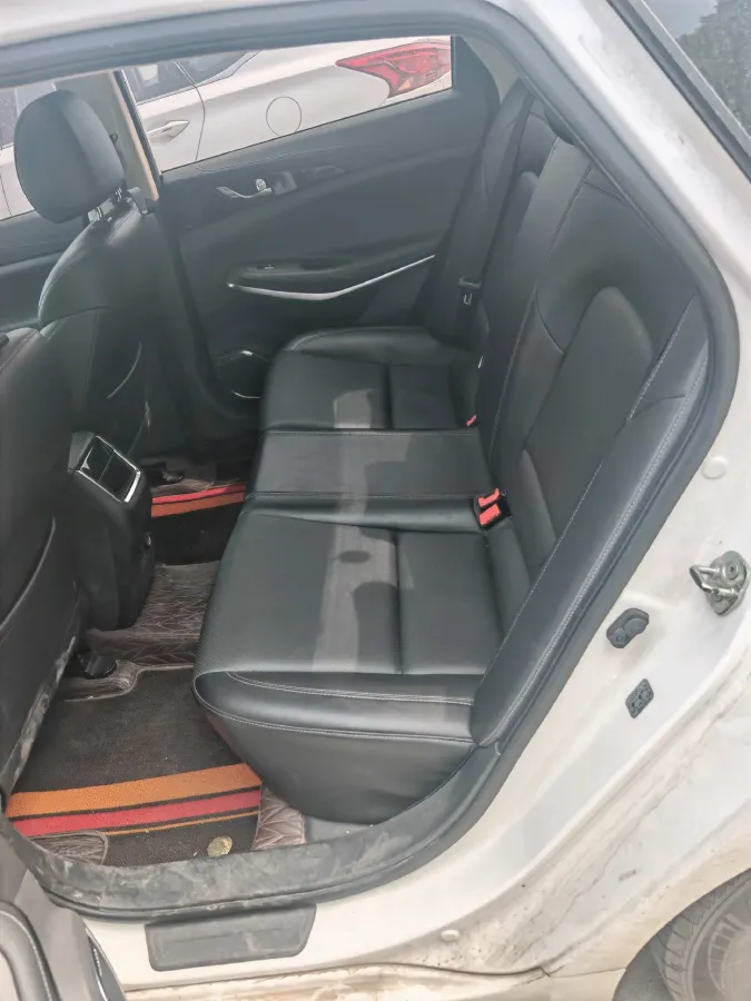 2020 ChangAn Raeton CC 1.5T 156HP L4 6AT,autocango,china used car exporter,china ev exporter,chinese used car exporter,chinese used ev exporter