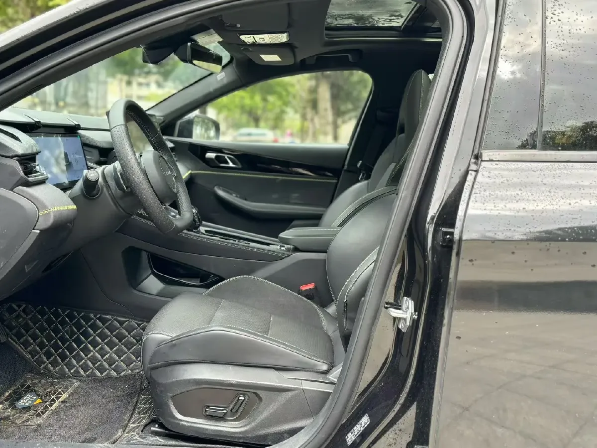 2025 LYNK&CO 03 1.5T 181HP L4 7DCT,autocango,china used car exporter,china ev exporter,chinese used car exporter,chinese used ev exporter