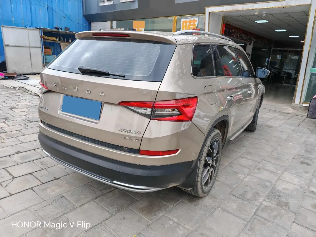 2021 Skoda Kodiak 2.0T 186HP L4 7DCT,autocango,china used car exporter,china ev exporter,chinese used car exporter,chinese used ev exporter