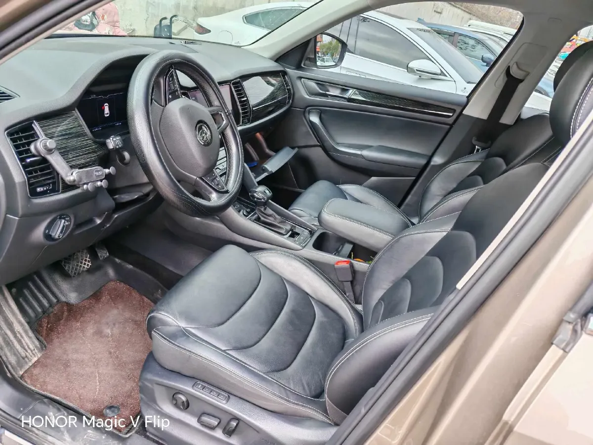 2021 Skoda Kodiak 2.0T 186HP L4 7DCT,autocango,china used car exporter,china ev exporter,chinese used car exporter,chinese used ev exporter