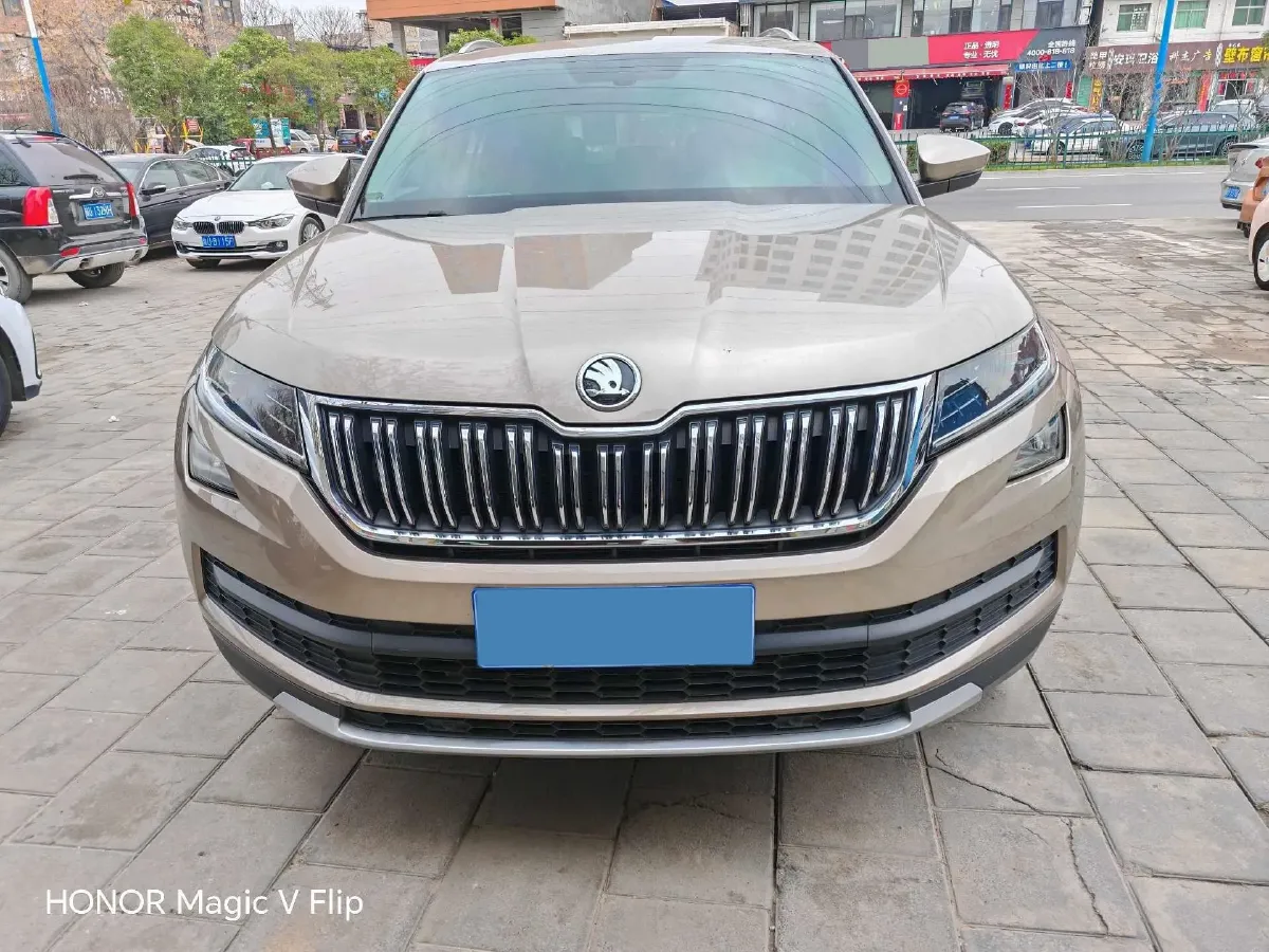 2021 Skoda Kodiak 2.0T 186HP L4 7DCT,autocango,china used car exporter,china ev exporter,chinese used car exporter,chinese used ev exporter