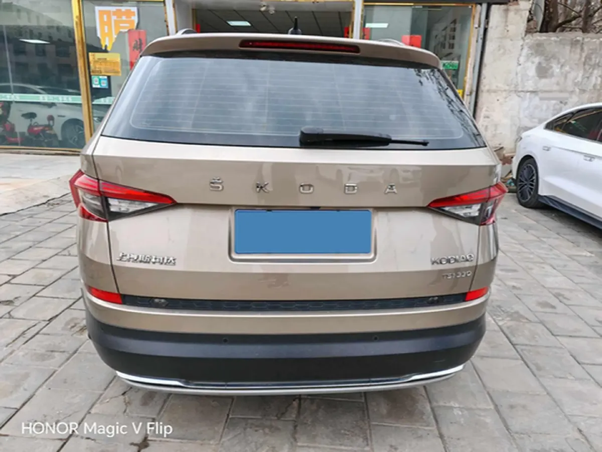 2021 Skoda Kodiak 2.0T 186HP L4 7DCT,autocango,china used car exporter,china ev exporter,chinese used car exporter,chinese used ev exporter