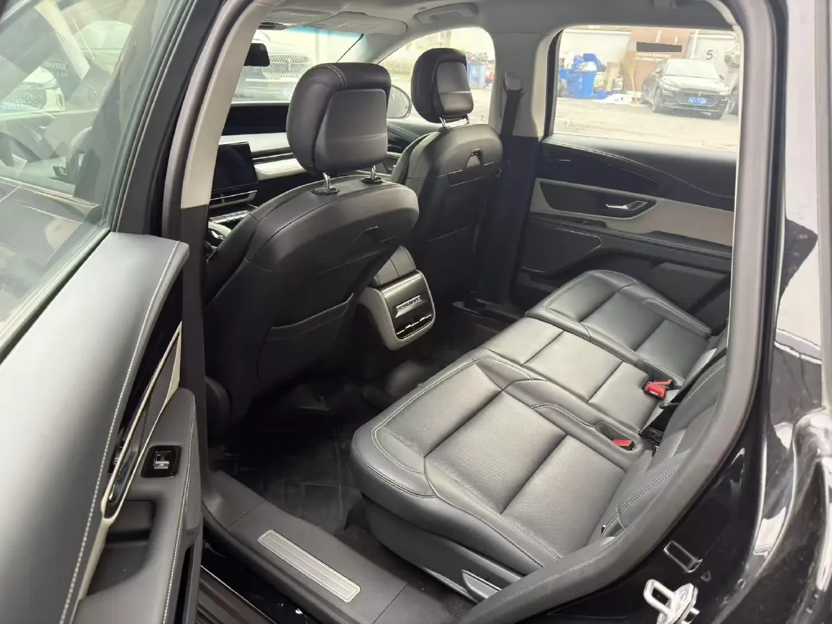 2023 Lincoln Nautilus 2.0T 261HP L4 8AT,autocango,china used car exporter,china ev exporter,chinese used car exporter,chinese used ev exporter