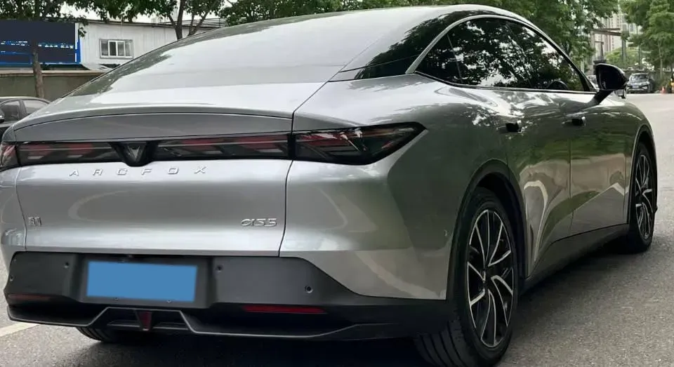 2024 ARCFOX αT5 BEV 79.2KWH,autocango,china used car exporter,china ev exporter,chinese used car exporter,chinese used ev exporter