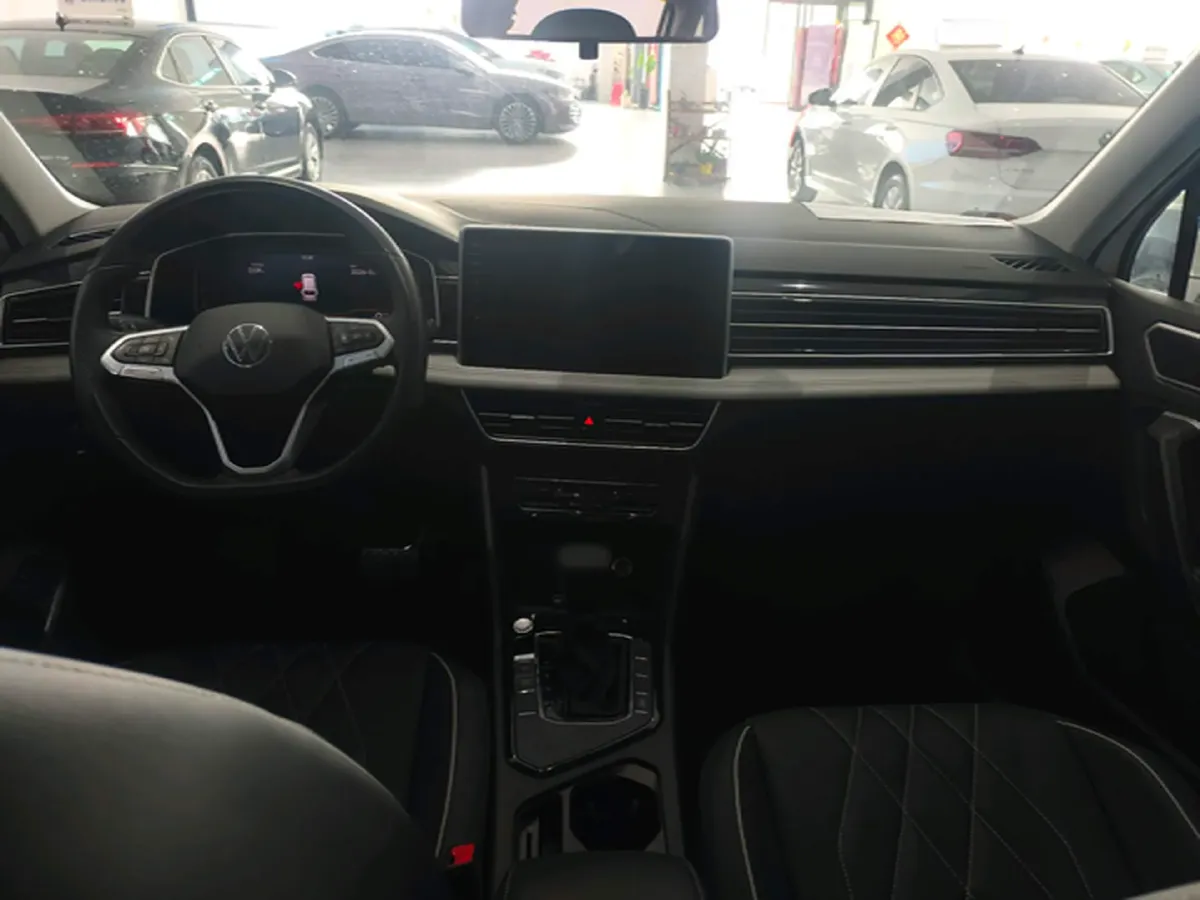 2023 Volkswagen Tiguan L 1.5T 160HP L4 7DCT,autocango,china used car exporter,china ev exporter,chinese used car exporter,chinese used ev exporter