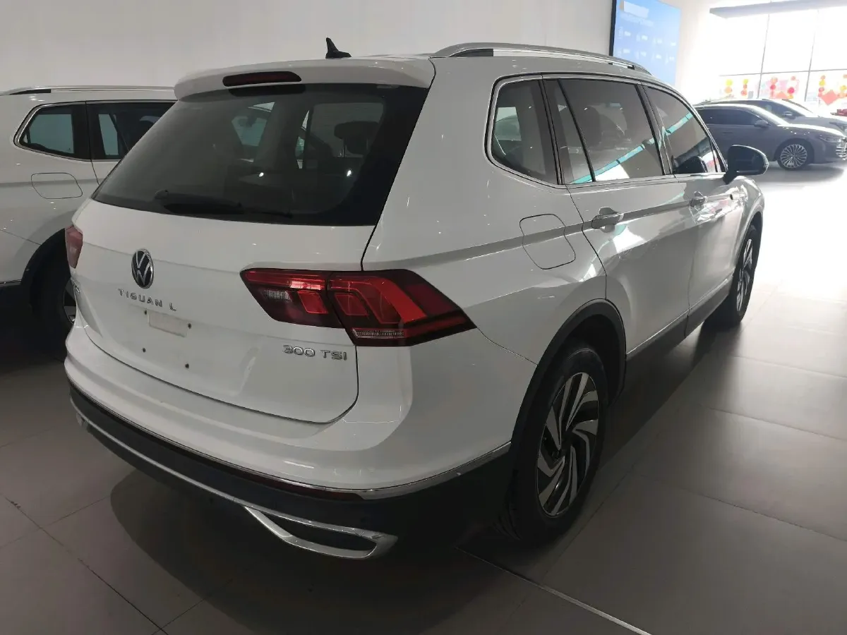 2023 Volkswagen Tiguan L 1.5T 160HP L4 7DCT,autocango,china used car exporter,china ev exporter,chinese used car exporter,chinese used ev exporter