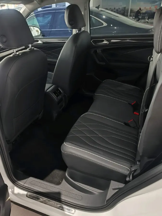 2023 Volkswagen Tiguan L 1.5T 160HP L4 7DCT,autocango,china used car exporter,china ev exporter,chinese used car exporter,chinese used ev exporter