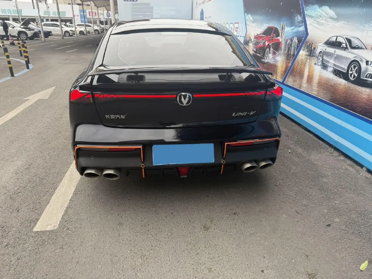 2023 ChangAn UNI-V 1.5T 188HP L4 7DCT,autocango,china used car exporter,china ev exporter,chinese used car exporter,chinese used ev exporter