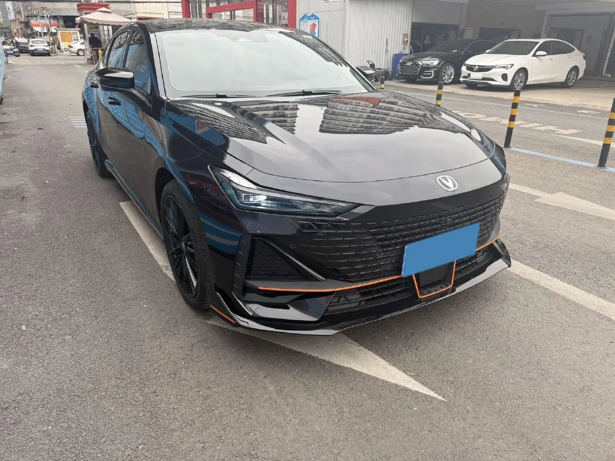 2023 ChangAn UNI-V 1.5T 188HP L4 7DCT,autocango,china used car exporter,china ev exporter,chinese used car exporter,chinese used ev exporter