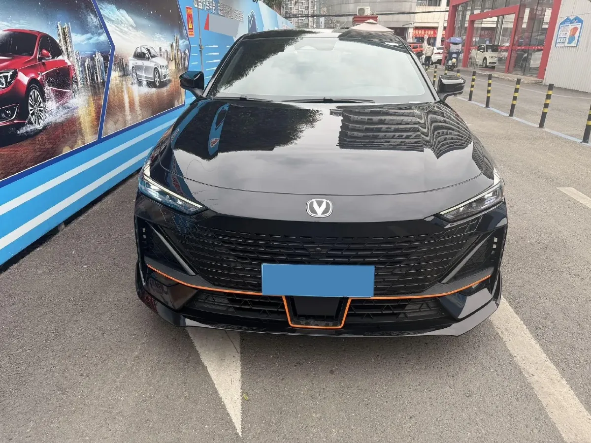 2023 ChangAn UNI-V 1.5T 188HP L4 7DCT,autocango,china used car exporter,china ev exporter,chinese used car exporter,chinese used ev exporter