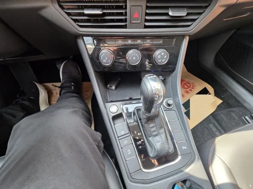 2023 Volkswagen Bora 1.2T 116HP L4 7DCT,autocango,china used car exporter,china ev exporter,chinese used car exporter,chinese used ev exporter