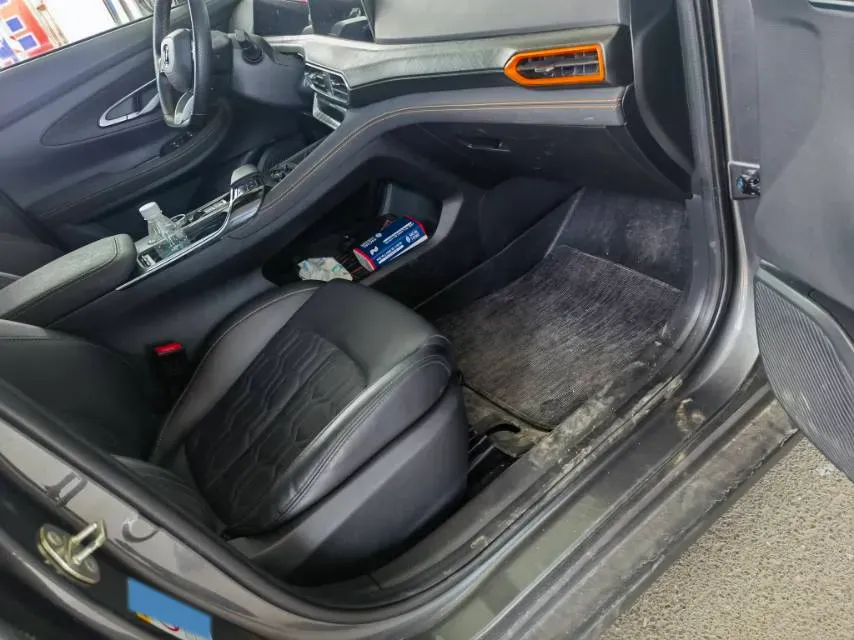 2022 ChangAn UNI-T 1.5T 188HP L4 7DCT,autocango,china used car exporter,china ev exporter,chinese used car exporter,chinese used ev exporter