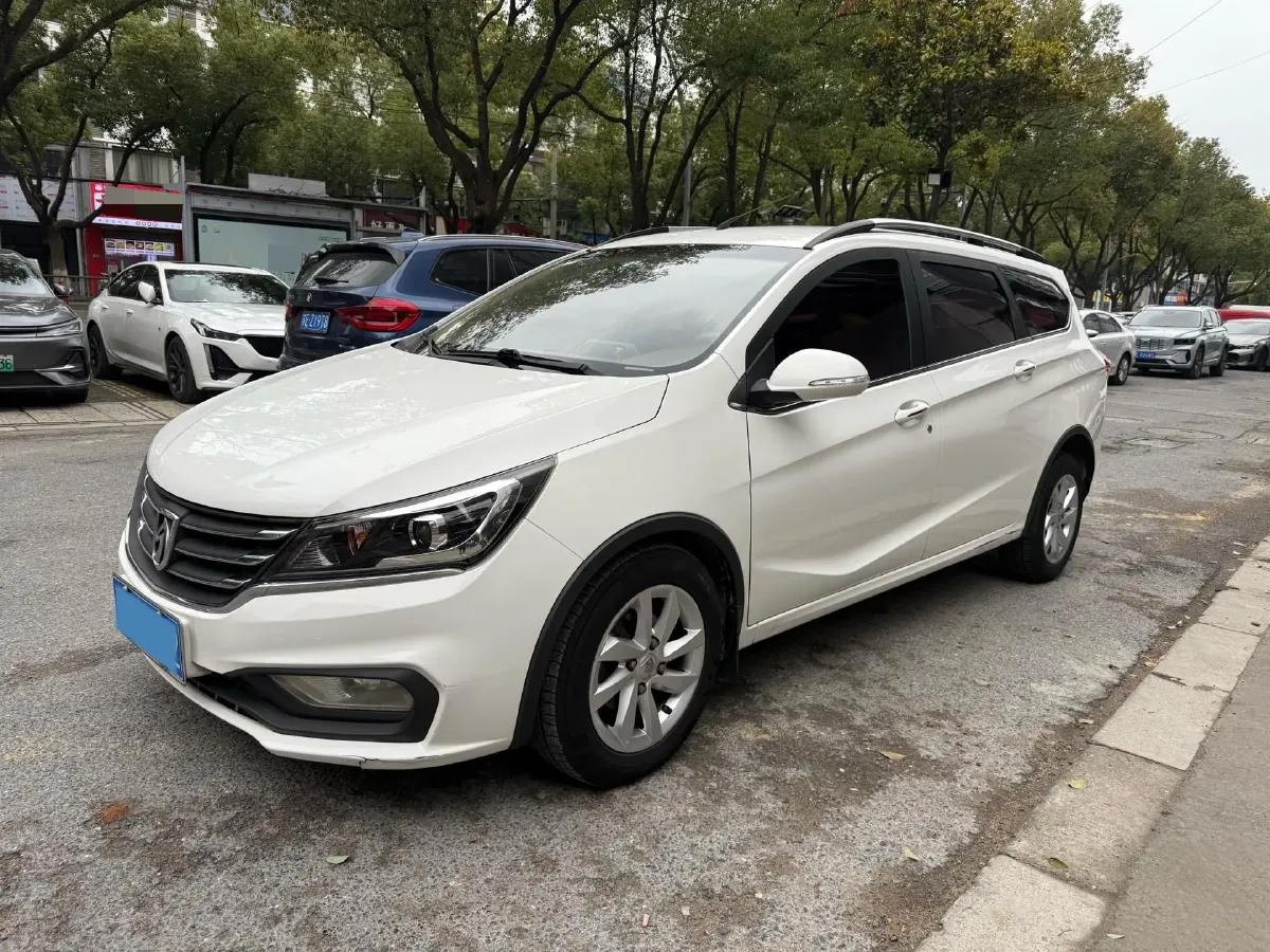2017 BaoJun 310W 1.5L 112HP L4 6MT,autocango,china used car exporter,china ev exporter,chinese used car exporter,chinese used ev exporter