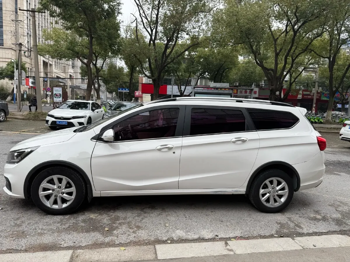 2017 BaoJun 310W 1.5L 112HP L4 6MT,autocango,china used car exporter,china ev exporter,chinese used car exporter,chinese used ev exporter