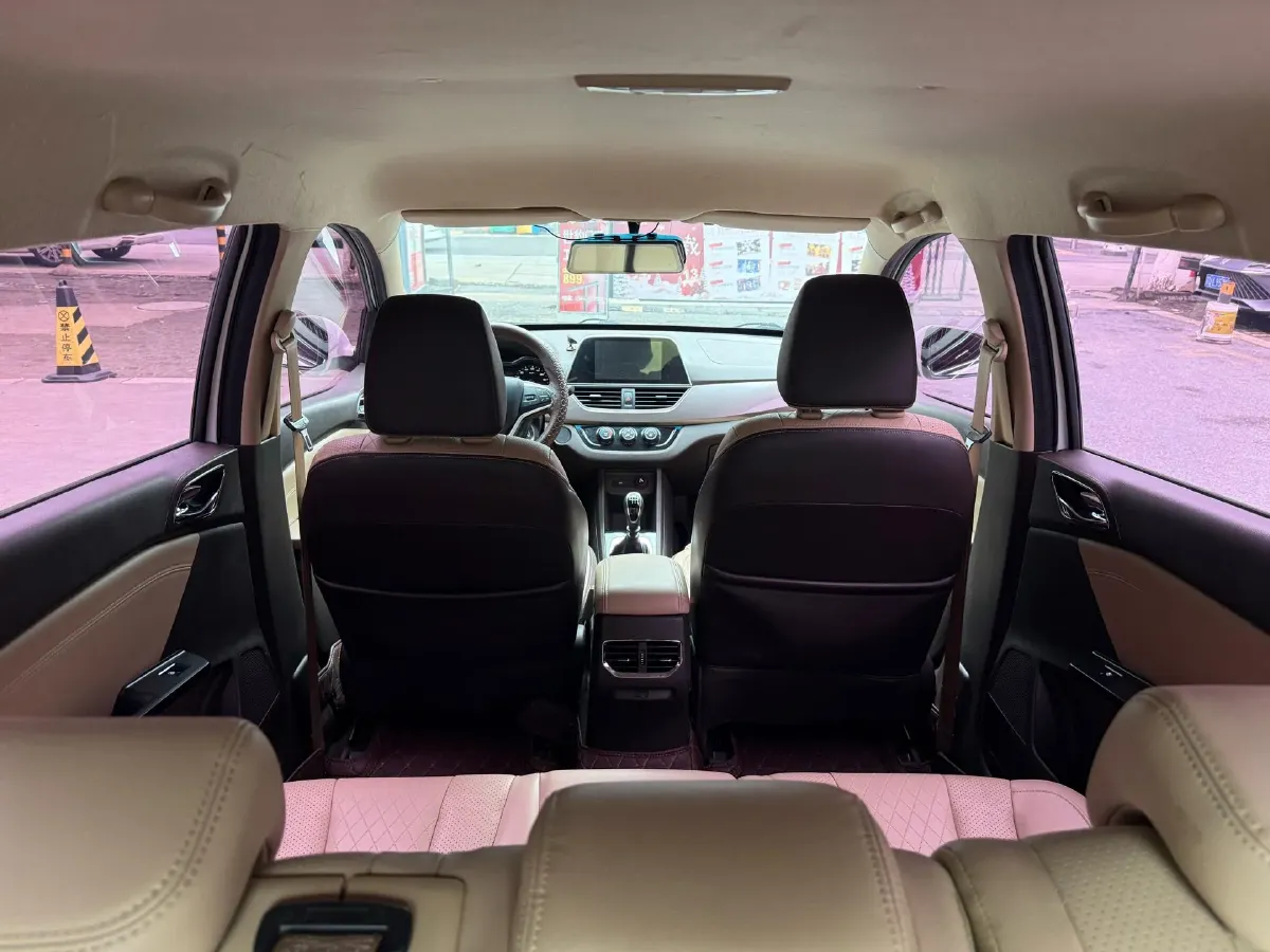 2017 BaoJun 310W 1.5L 112HP L4 6MT,autocango,china used car exporter,china ev exporter,chinese used car exporter,chinese used ev exporter