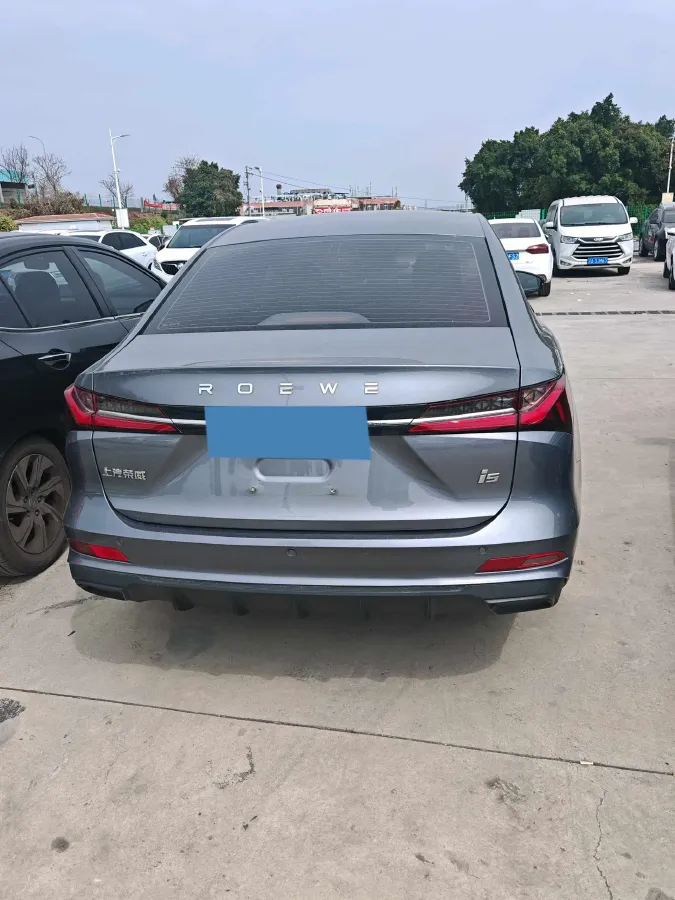 2023 Roewe i5 1.5L 129HP L4 5MT,autocango,china used car exporter,china ev exporter,chinese used car exporter,chinese used ev exporter