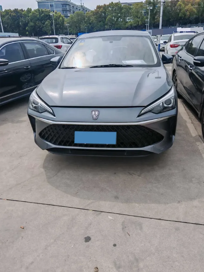 2023 Roewe i5 1.5L 129HP L4 5MT,autocango,china used car exporter,china ev exporter,chinese used car exporter,chinese used ev exporter