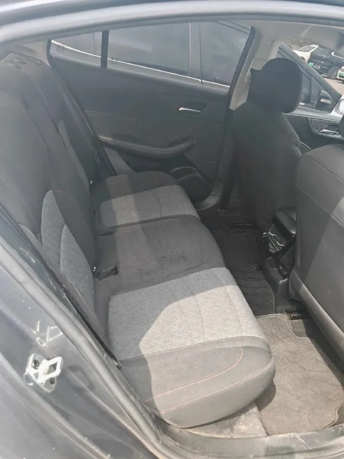 2023 Roewe i5 1.5L 129HP L4 5MT,autocango,china used car exporter,china ev exporter,chinese used car exporter,chinese used ev exporter