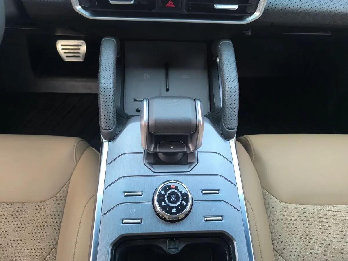 2023 Jetour Traveller 2.0T 254HP L4 7DCT,autocango,china used car exporter,china ev exporter,chinese used car exporter,chinese used ev exporter