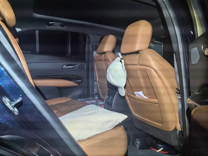 2022 Cadillac XT4 2.0T 237HP L4 9AT,autocango,china used car exporter,china ev exporter,chinese used car exporter,chinese used ev exporter