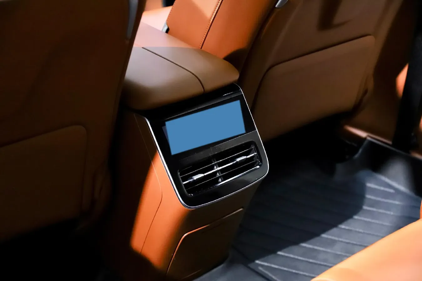 2024 Voyah FREE 1.5T 150HP L4 REEV 39.2KWH,autocango,china used car exporter,china ev exporter,chinese used car exporter,chinese used ev exporter