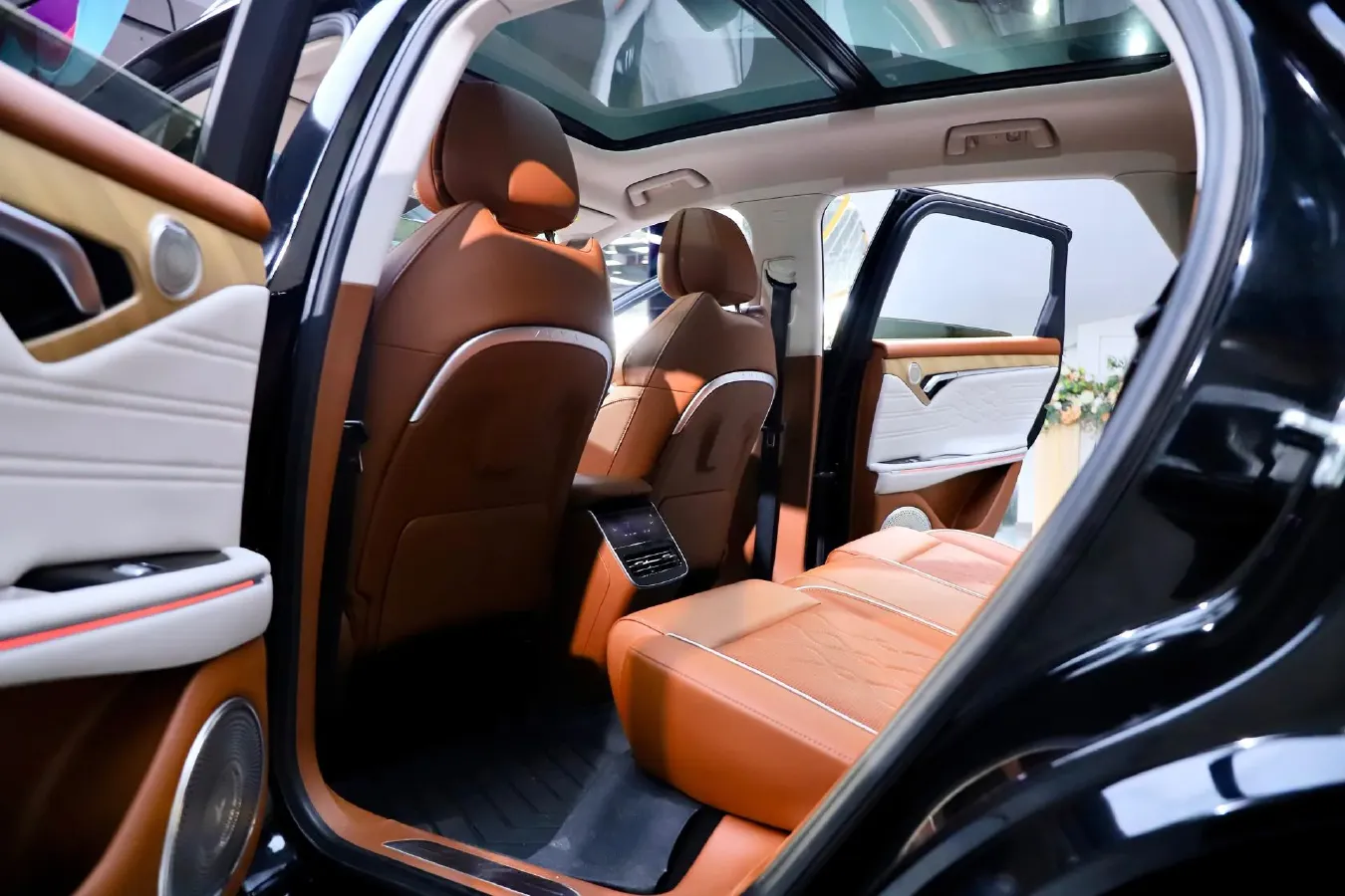 2024 Voyah FREE 1.5T 150HP L4 REEV 39.2KWH,autocango,china used car exporter,china ev exporter,chinese used car exporter,chinese used ev exporter