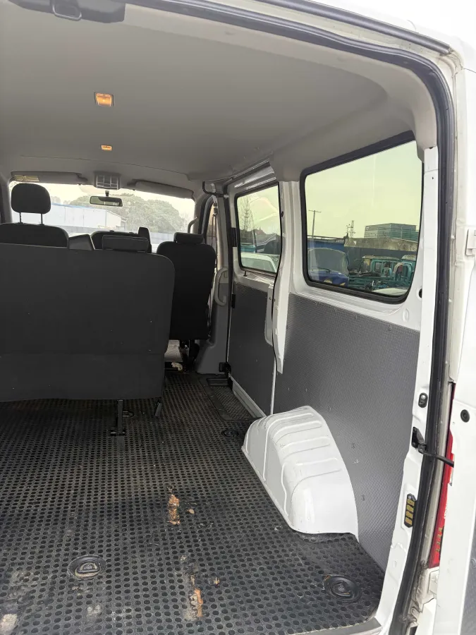 2021 MAXUS XinTu V80 2.0T 139HP L4 6MT,autocango,china used car exporter,china ev exporter,chinese used car exporter,chinese used ev exporter