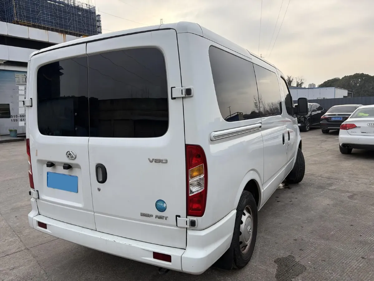 2021 MAXUS XinTu V80 2.0T 139HP L4 6MT,autocango,china used car exporter,china ev exporter,chinese used car exporter,chinese used ev exporter