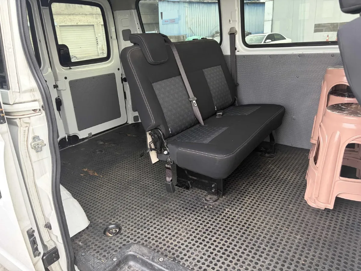 2021 MAXUS XinTu V80 2.0T 139HP L4 6MT,autocango,china used car exporter,china ev exporter,chinese used car exporter,chinese used ev exporter