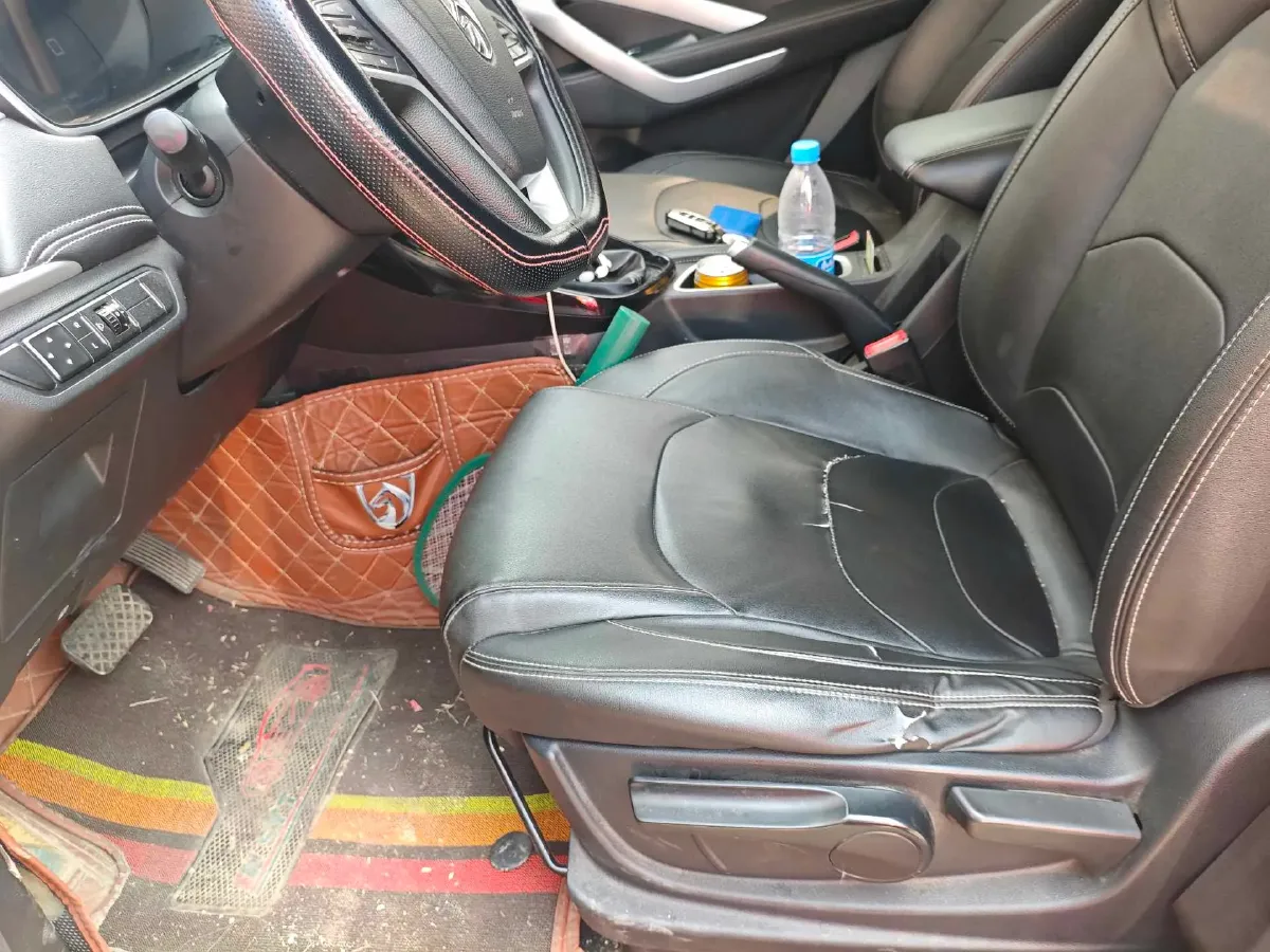 2021 BaoJun 530 1.5T 147HP L4 CVT,autocango,china used car exporter,china ev exporter,chinese used car exporter,chinese used ev exporter