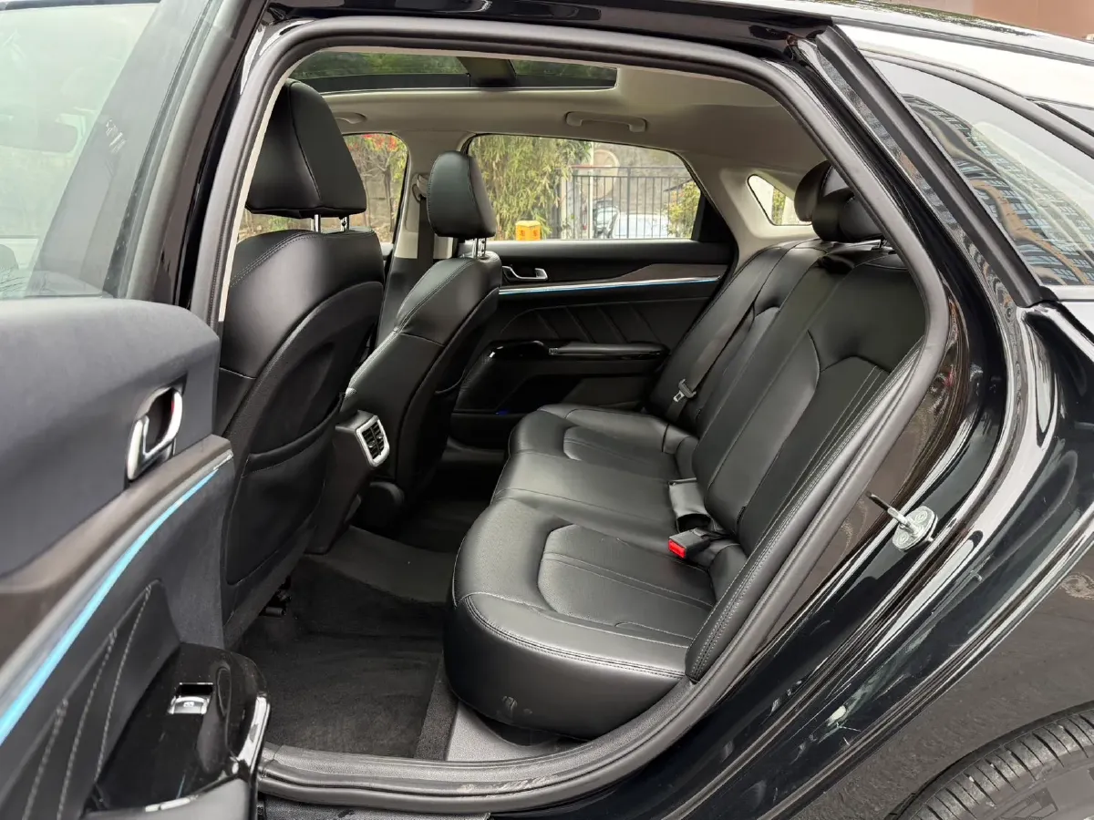 2020 Kia K5 1.5T 170HP L4 7DCT,autocango,china used car exporter,china ev exporter,chinese used car exporter,chinese used ev exporter