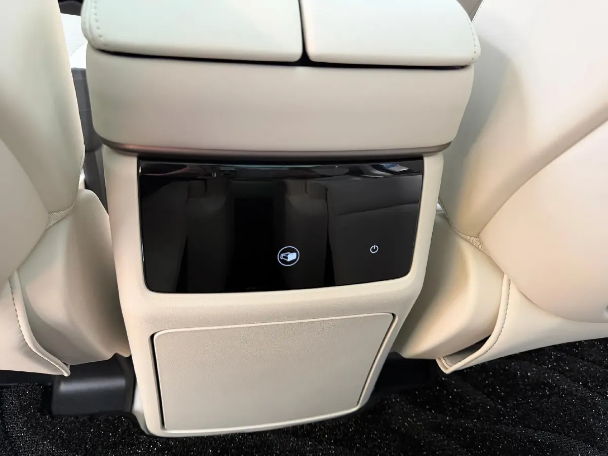 2025 WEY HighMountain 1.5T 170HP L4 4DHT PHEV,autocango,china used car exporter,china ev exporter,chinese used car exporter,chinese used ev exporter