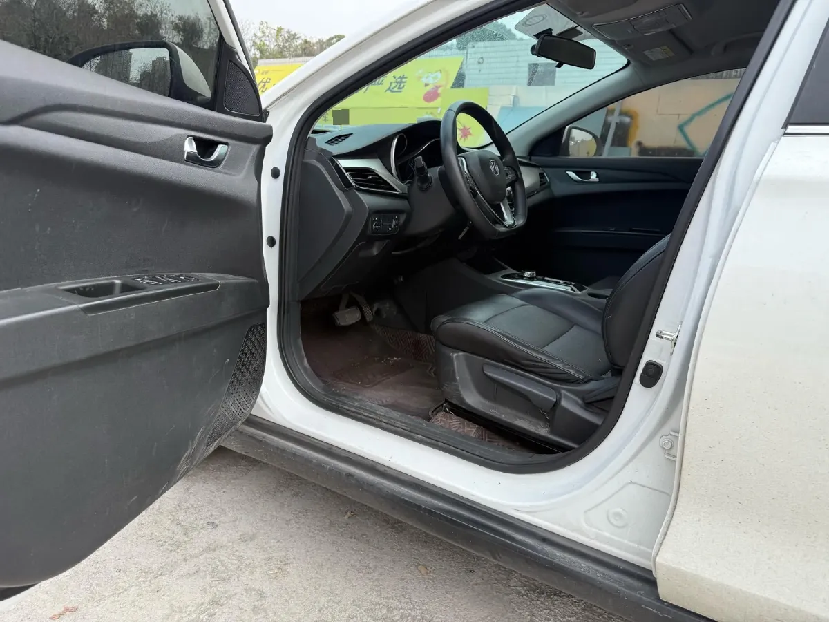 2020 Dongfeng RuiQi 6 BEV 67.09KWH,autocango,china used car exporter,china ev exporter,chinese used car exporter,chinese used ev exporter